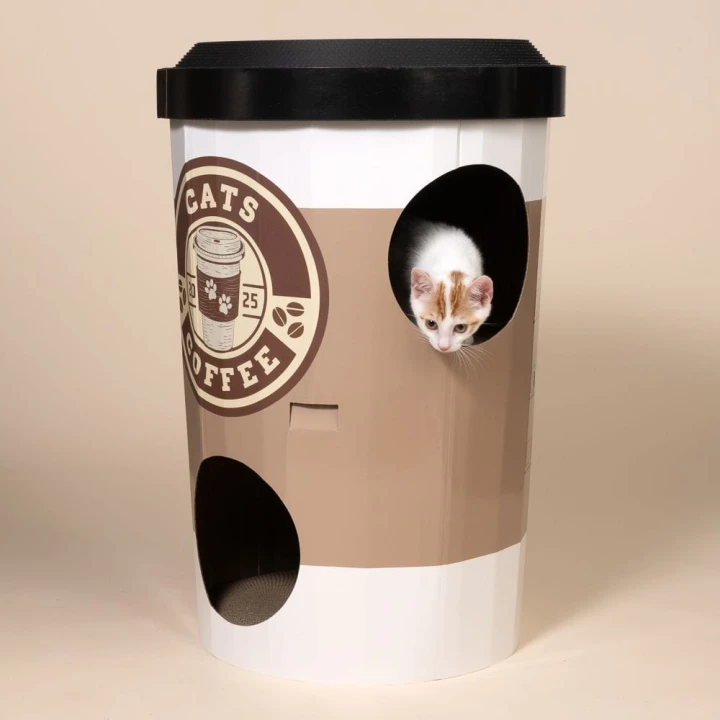 domek-dla-kota-tiaki-starcats-coffee-jaskinia-do-drapania-3