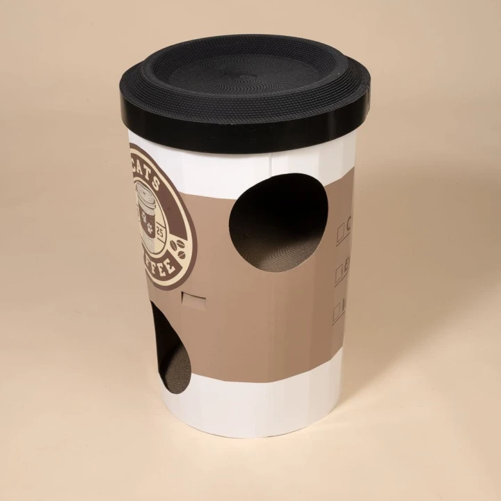 domek-dla-kota-tiaki-starcats-coffee-jaskinia-do-drapania-7