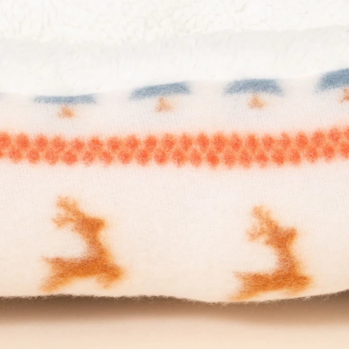 tiaki-legowisko-i-koc-nordic-winter-dla-psow-bialy-10